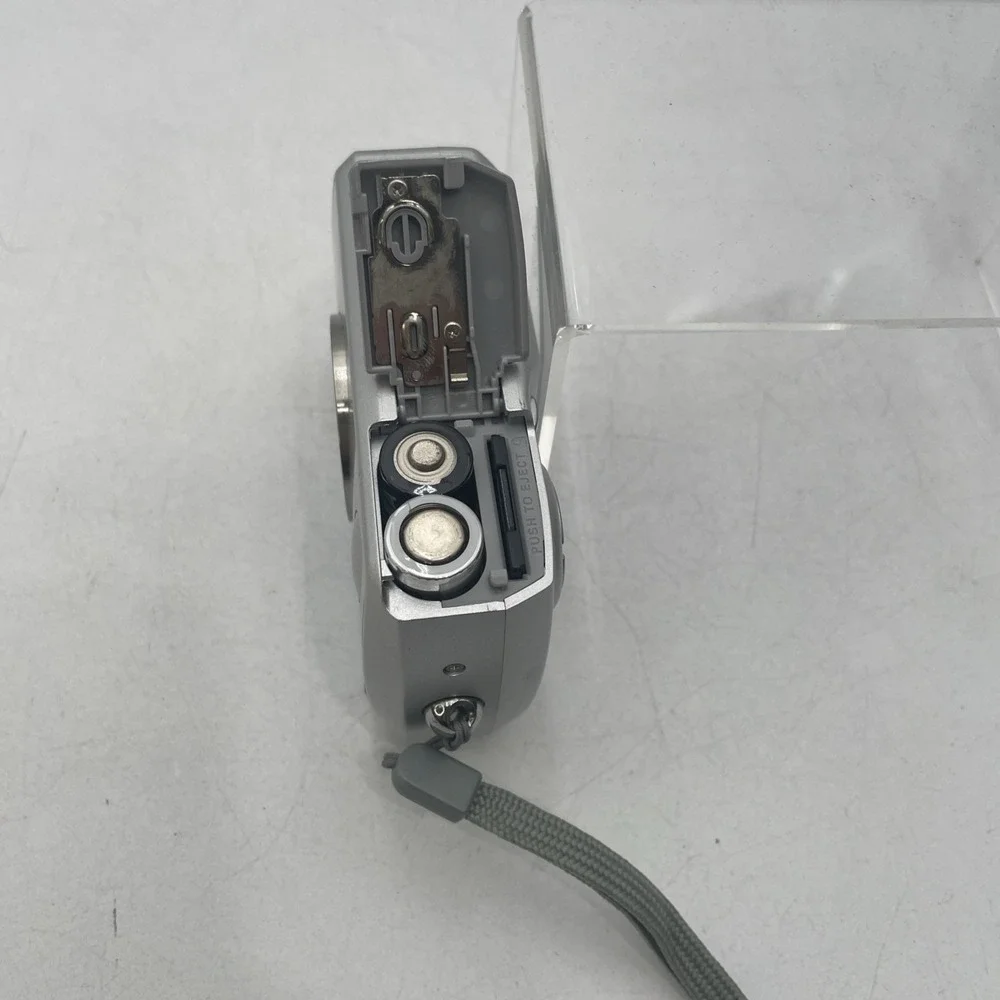 Minolta dimage e323